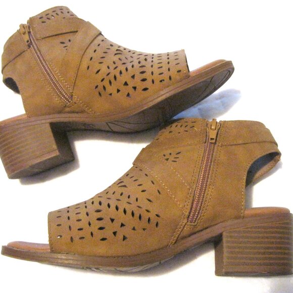 Justice Tan Faux Suede Open Toe Block Heel Sandals Size 5 - Picture 5 of 8